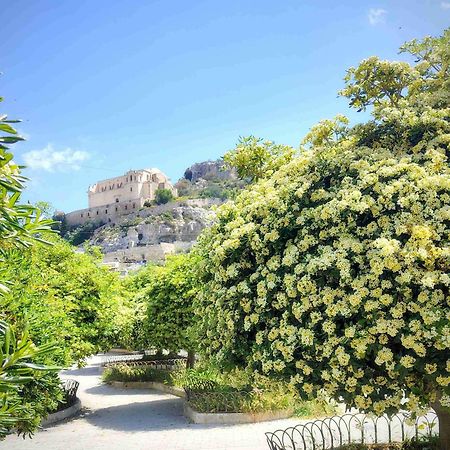 Casa Sicilia - Riviera Sicily Beach Guest House 돈나루카타 외부 사진