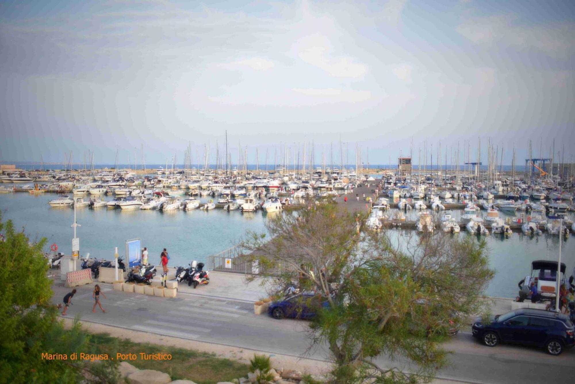 Casa Sicilia - Riviera Sicily Beach Guest House 돈나루카타 외부 사진